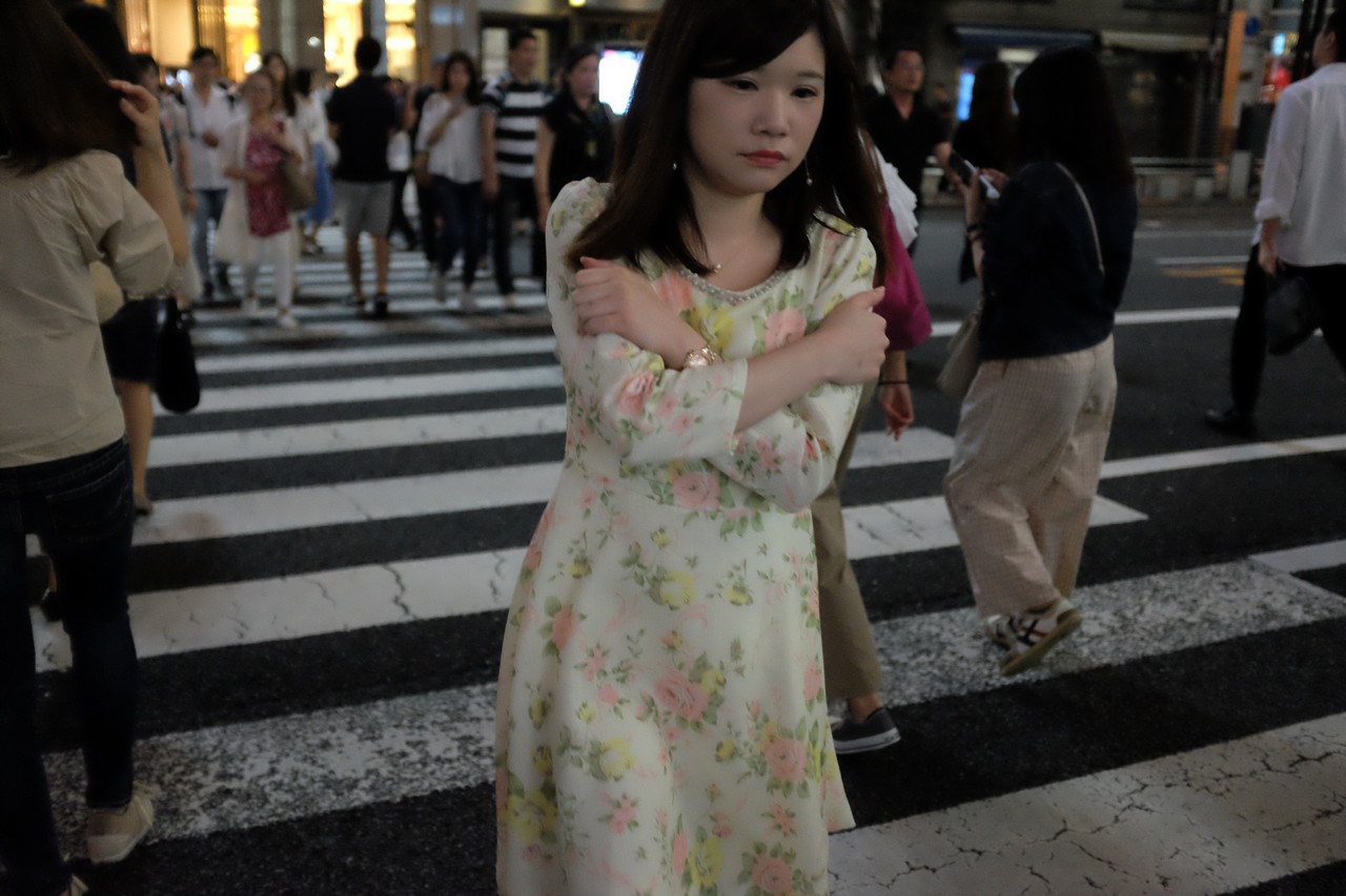 self hug Tokyo miguel de pereda street photography fotografia callejera